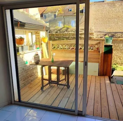 Holiday home Maison Pres De La , Les Plages Du Debarquement Courseulles-sur-Mer